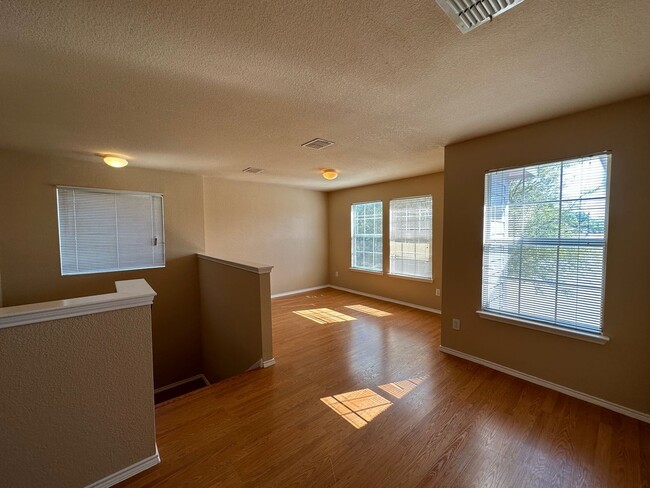 Building Photo - MUST SEE! Available for move in NOW- Lovel...