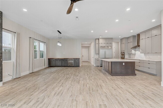 Building Photo - 3395 Stone View Ave