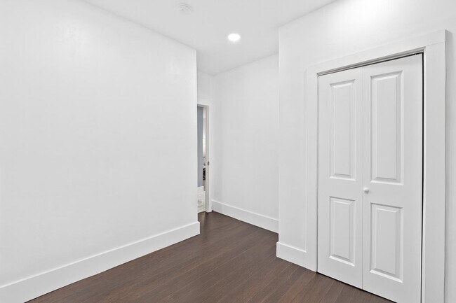 Building Photo - 6414 Park Ave