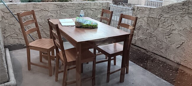 Building Photo - 5045 Spencer St