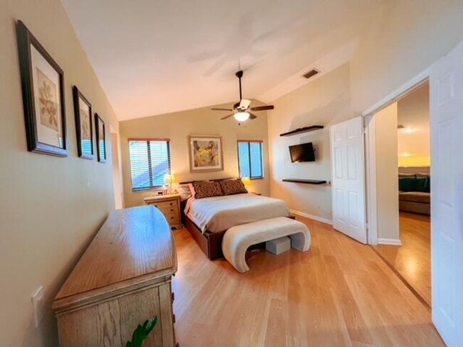 Building Photo - 5500 Fox Hollow Dr