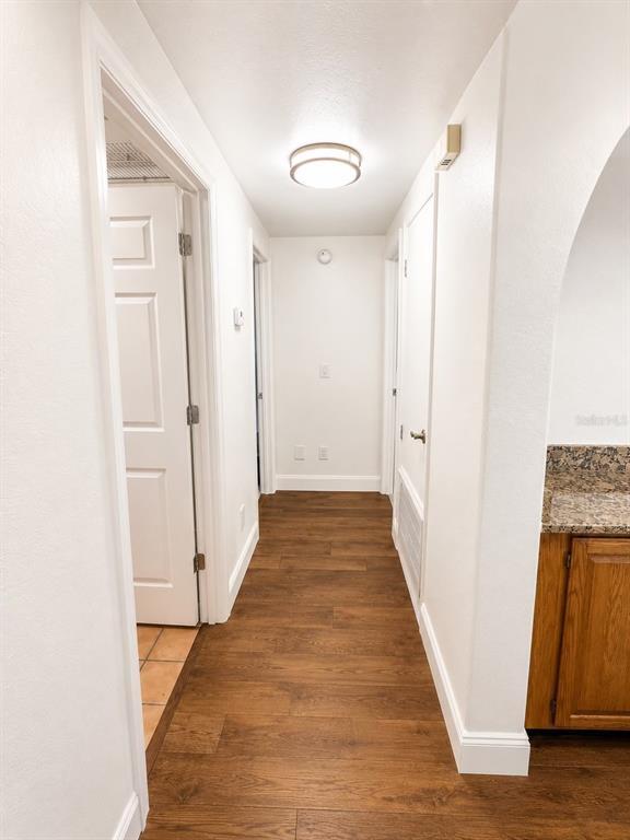 Building Photo - 502 Via Del Oro Dr