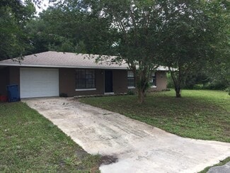 Building Photo - 3/2/1 in Deland