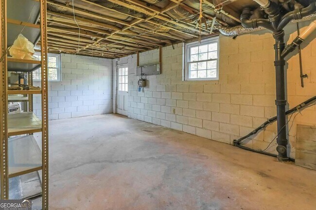 Building Photo - 99 Woodvalley Dr