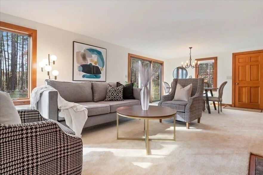 Building Photo - 16 King Philip Trl