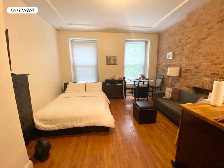 Primary Photo - 222 E 50th St