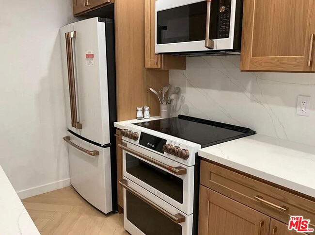 Building Photo - 4710 Park Granada