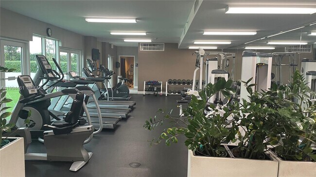 Building Photo - 3000 Coral Wy