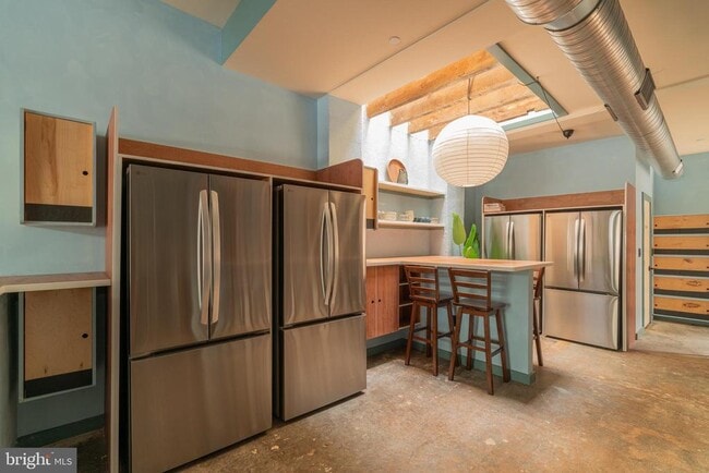 Building Photo - 711 G St SE