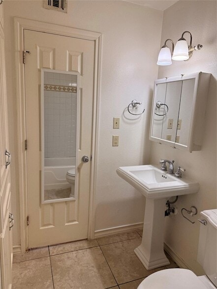 Building Photo - 407 E 45th St