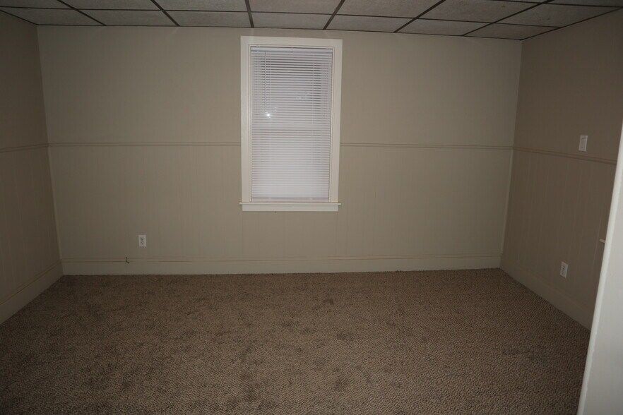 Building Photo - 523 East St