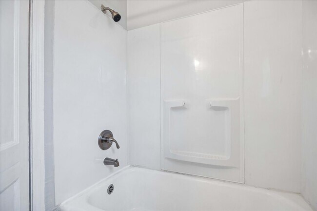 Building Photo - 1401 N Potomac St