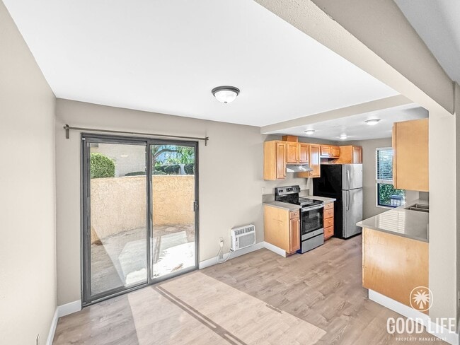 Building Photo - Beautiful 2BD/2BA Condo W/ Reserved Parkin...