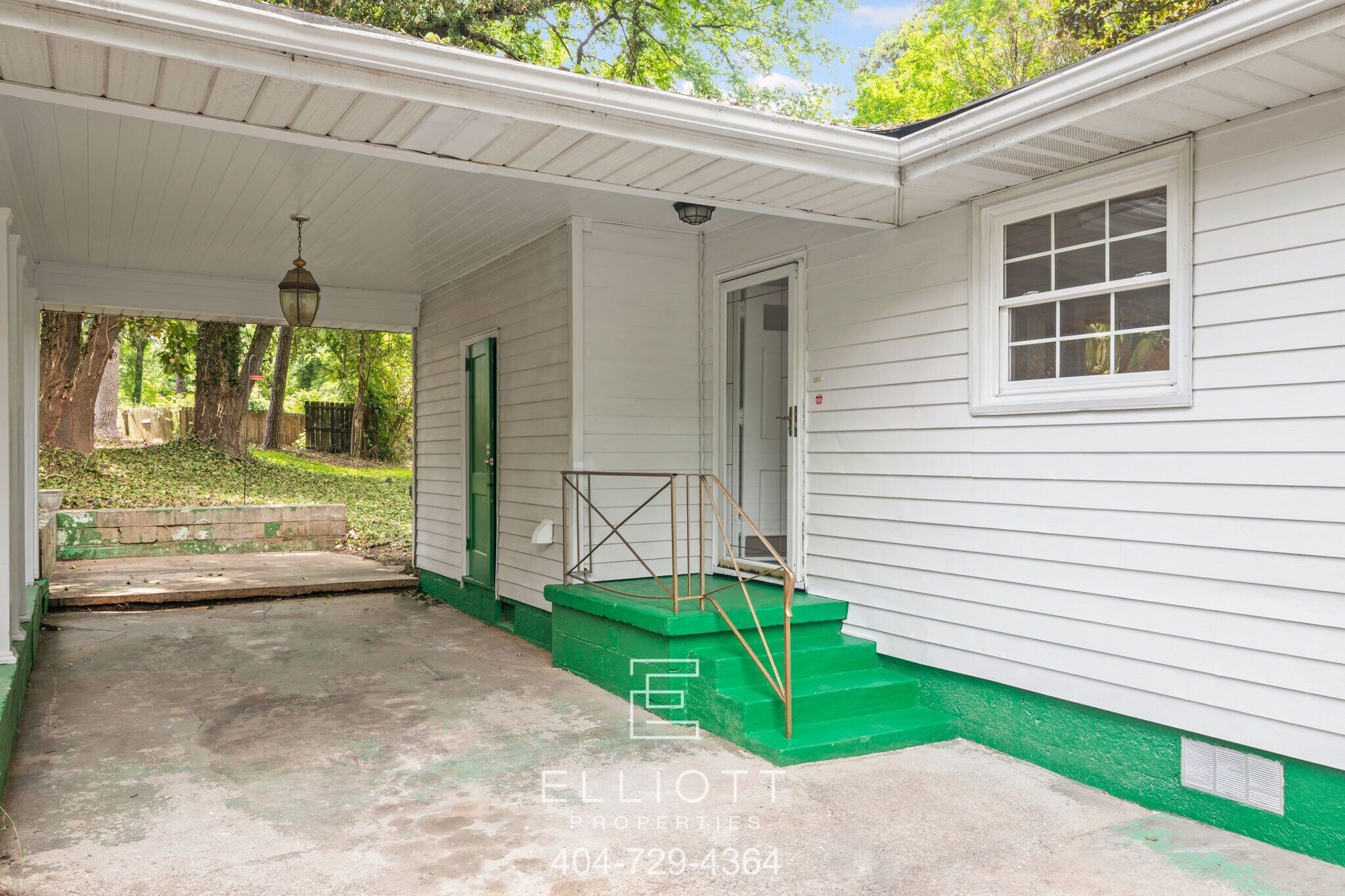 Building Photo - 1095 Oakfield Dr SE