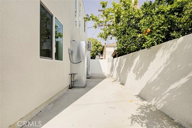 Building Photo - 1070 Allen Ave