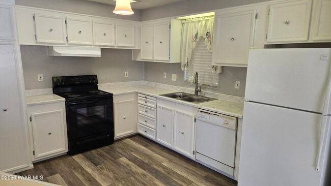 Building Photo - 10330 Manzanita Trail