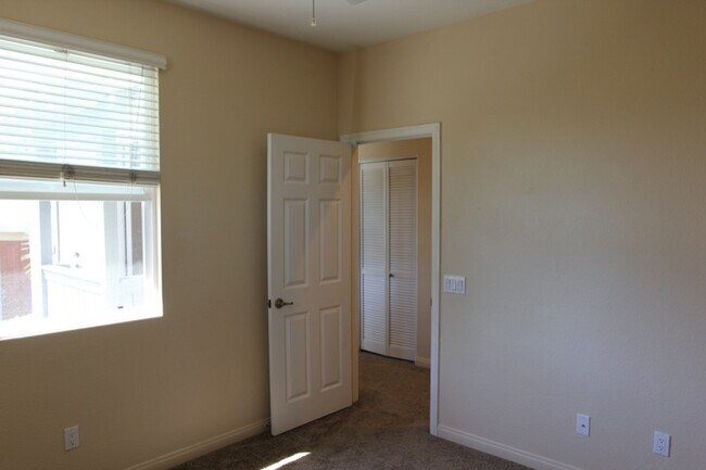 Building Photo - 6120 Paseo Valiente