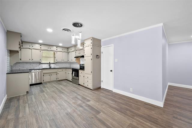 Building Photo - 4409 Wedgmont Cir S