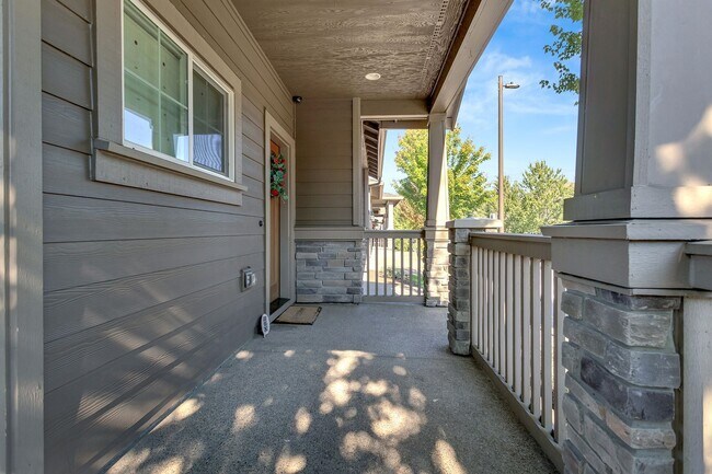 Building Photo - Spacious 4BR/3BA in Beaverton