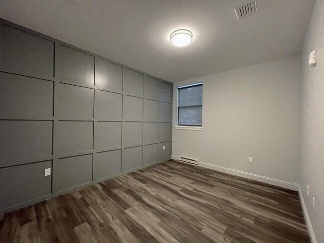 Building Photo - 25 Lowell St