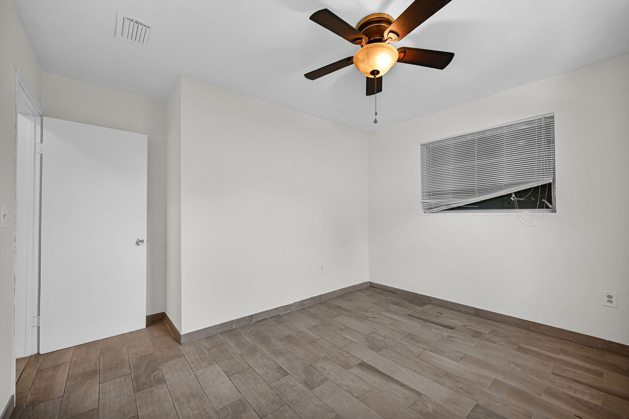 Building Photo - 244 NW 43rd St