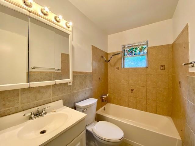 Building Photo - 2125 Forest Oaks Dr