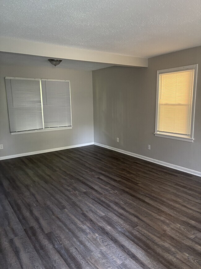 Building Photo - 2144 St Elmo Ave