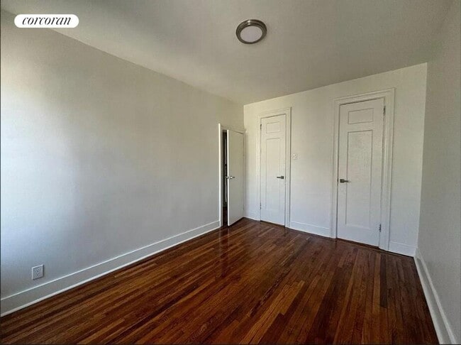 Building Photo - 601 Crown St