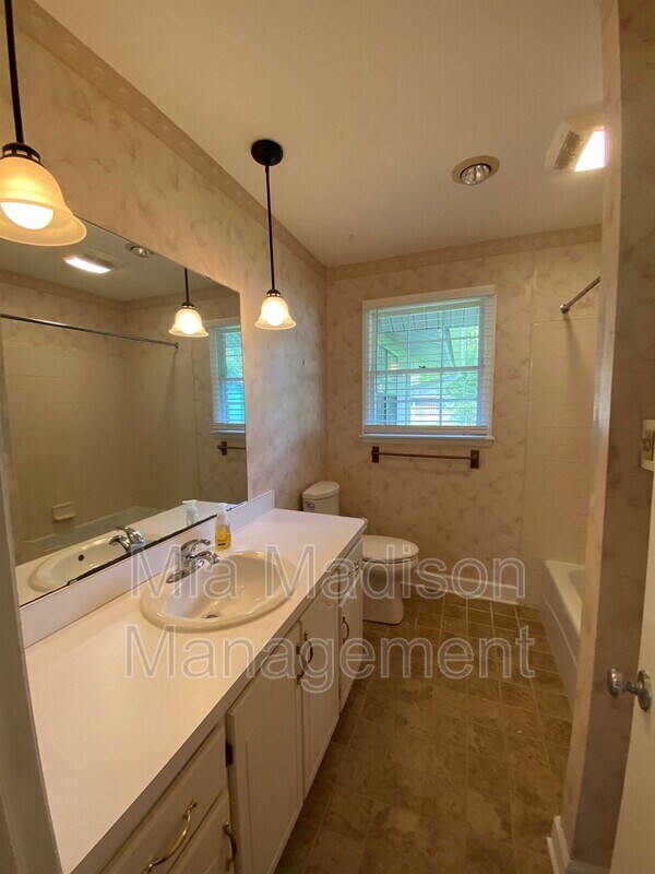 Building Photo - 7 Treadway St