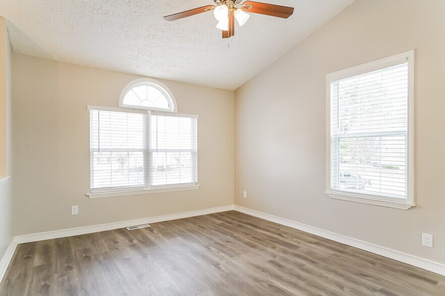 Building Photo - 5848 Brambleton Ave