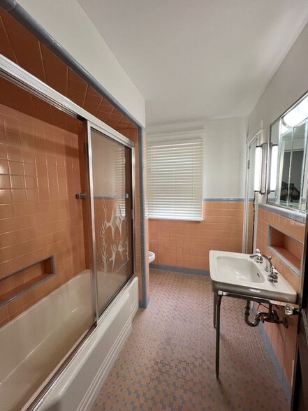 Building Photo - 222 Berlin Rd N