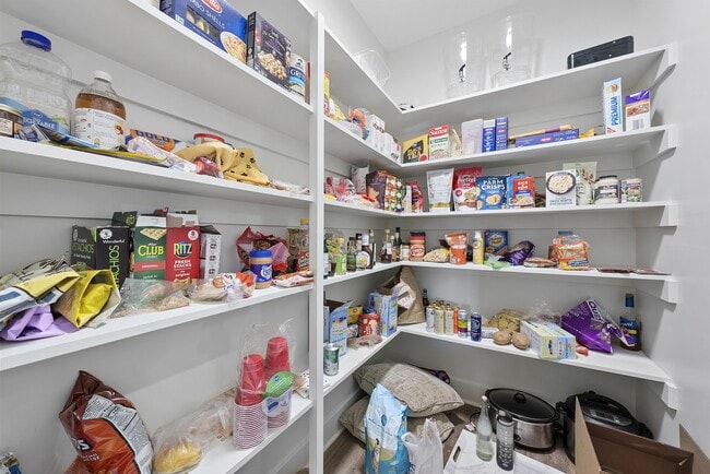 Building Photo - 1436 Indianola Ave