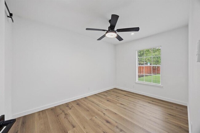 Building Photo - 1500 Chippeway Ln