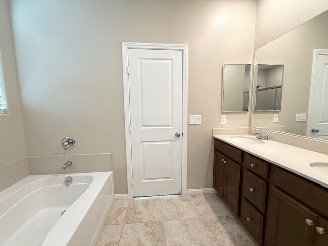 Building Photo - 3/BD 2/BA W/Den Prime Summerlin West Location – Beautiful One-Story Home