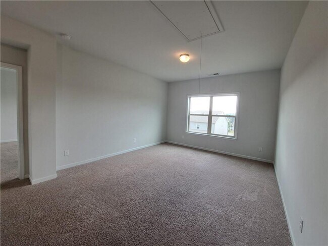 Building Photo - 3329 Long Creek Dr