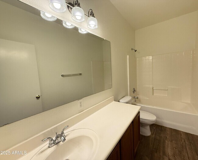 Building Photo - 2697 E Waterview Ct