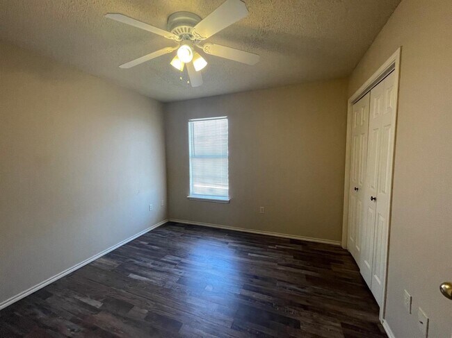 Building Photo - 5833 7th St