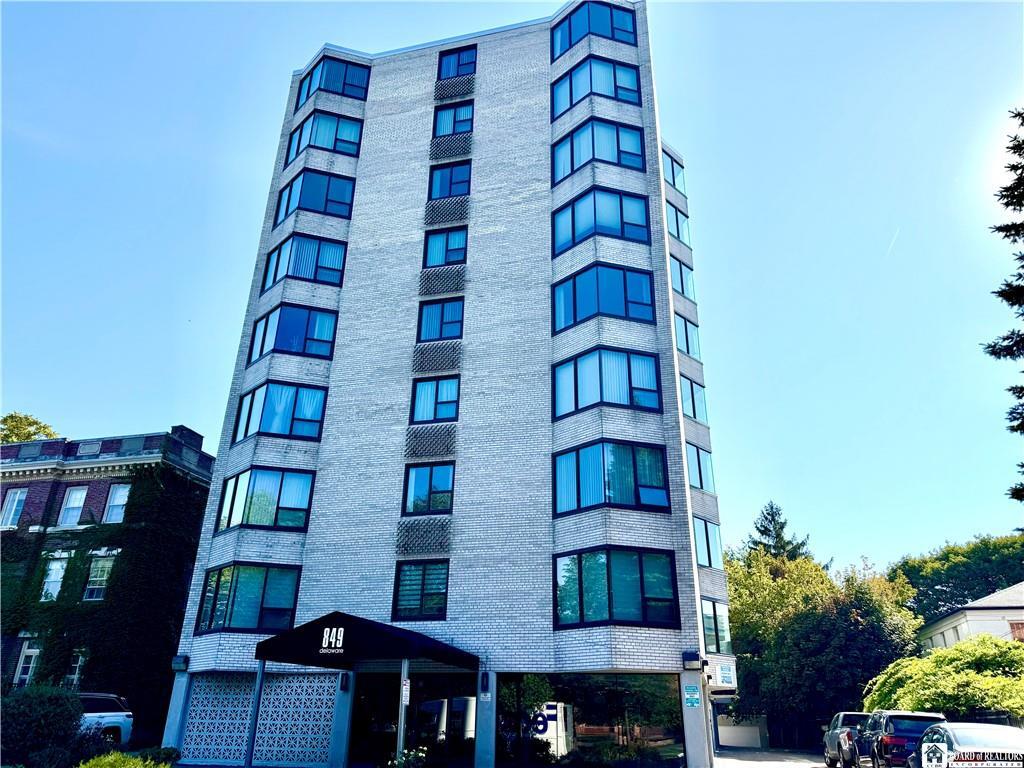 Building Photo - 849 Delaware Ave