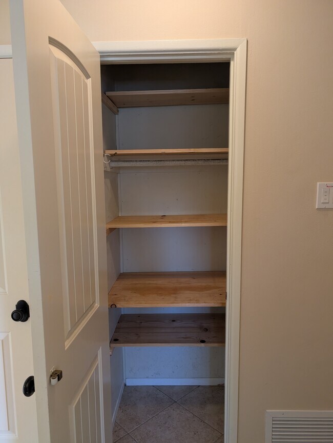 Building Photo - 27124 Cabrera Ave