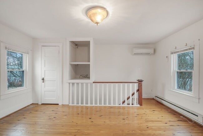 Building Photo - 918 Mercer St