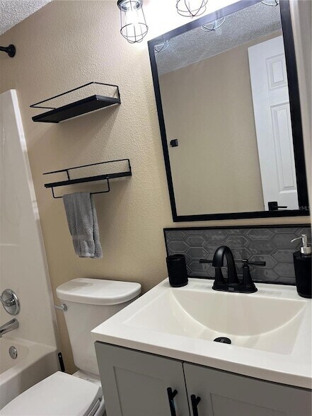 Building Photo - 211 Thorn Tree Place Unit 211