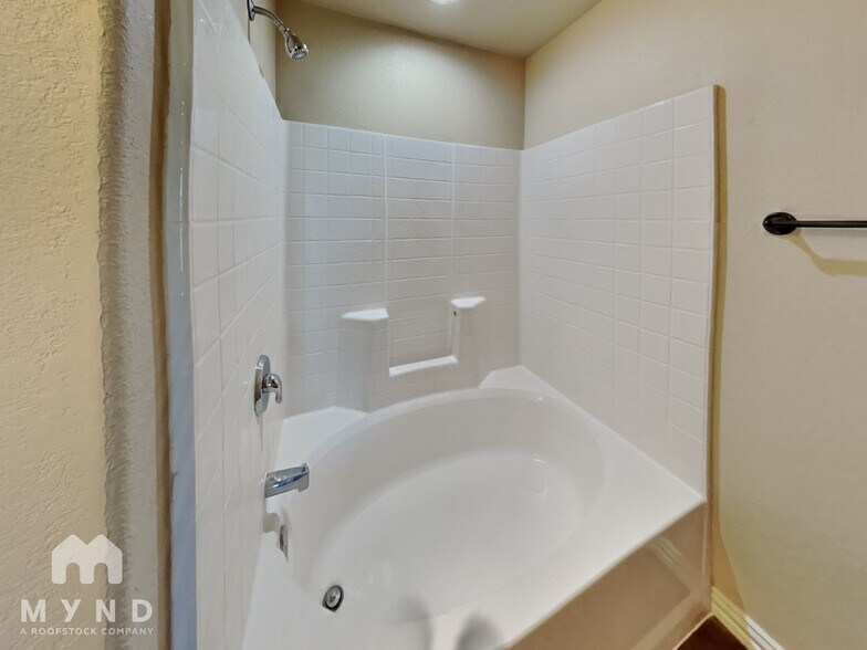 Building Photo - 109 Jolin Ln