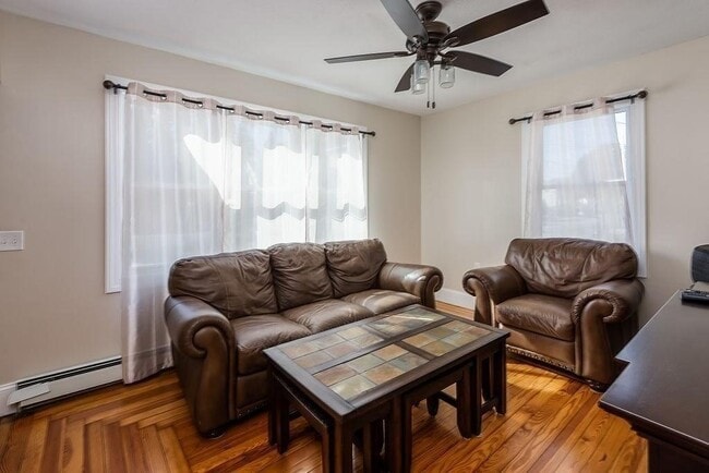 Building Photo - 24 Chaplin St