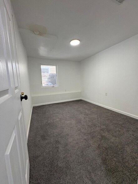 Building Photo - 2023 Lincoln Ave
