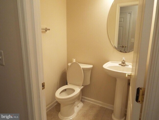 Building Photo - 22950 Rose Quartz Square