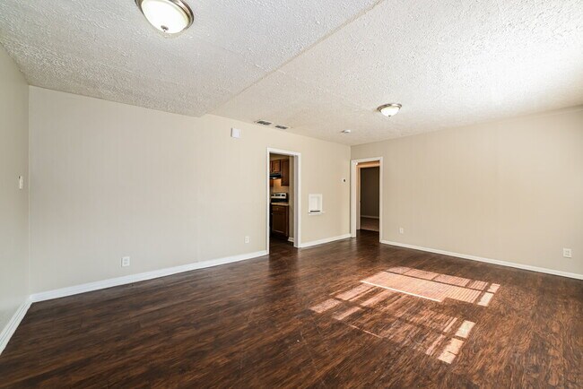 Building Photo - 3041 Detroit Cir N