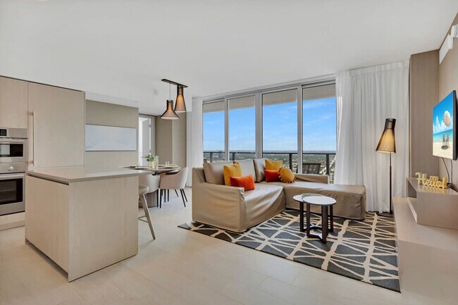 Building Photo - 4010 S Ocean Dr
