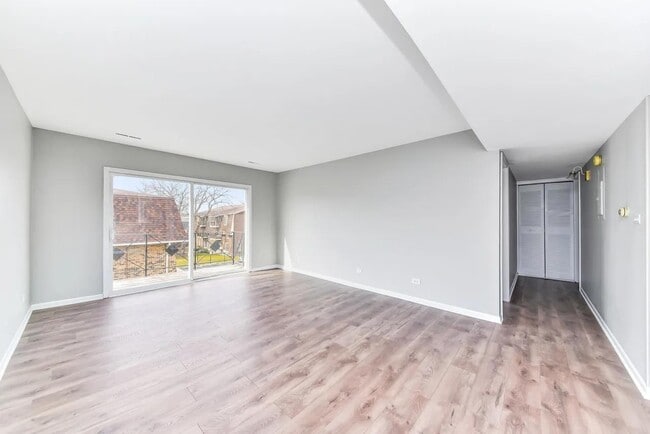 Building Photo - 10308 Circle Dr