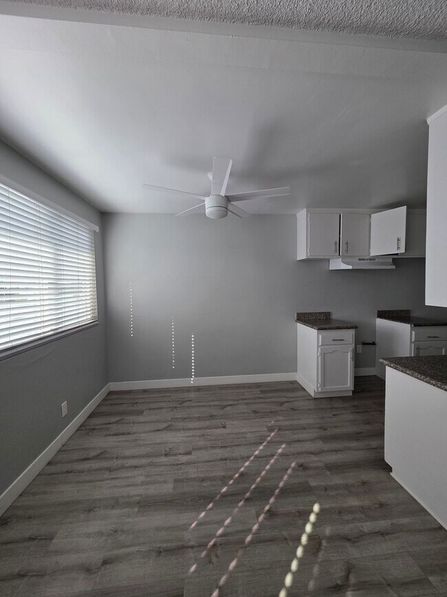 Interior Photo - 721 Venice Way