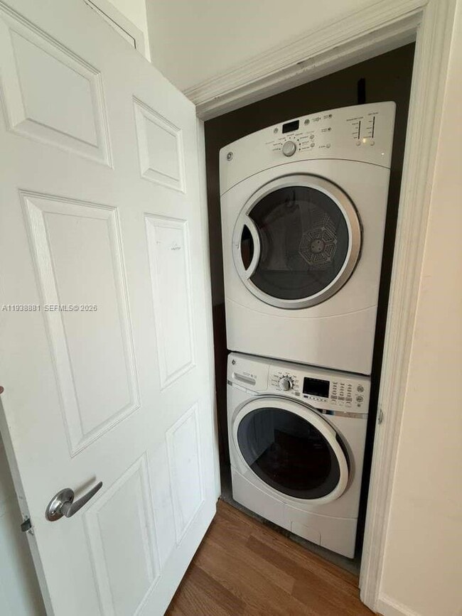 Building Photo - 2100 Van Buren St